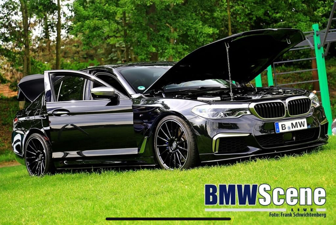 BMW auf der Rennstrecke in Bewegung